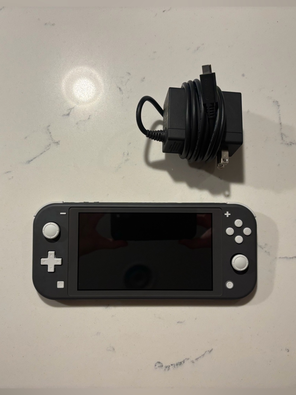 Nintendo Switch Lite w/Charger - Gray 32 GB
